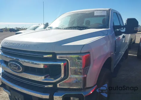 2022 Ford Super Duty F-250 Srw Xlt z USA, uszkodzony, nr VIN 1FT7X2B6XNED79817